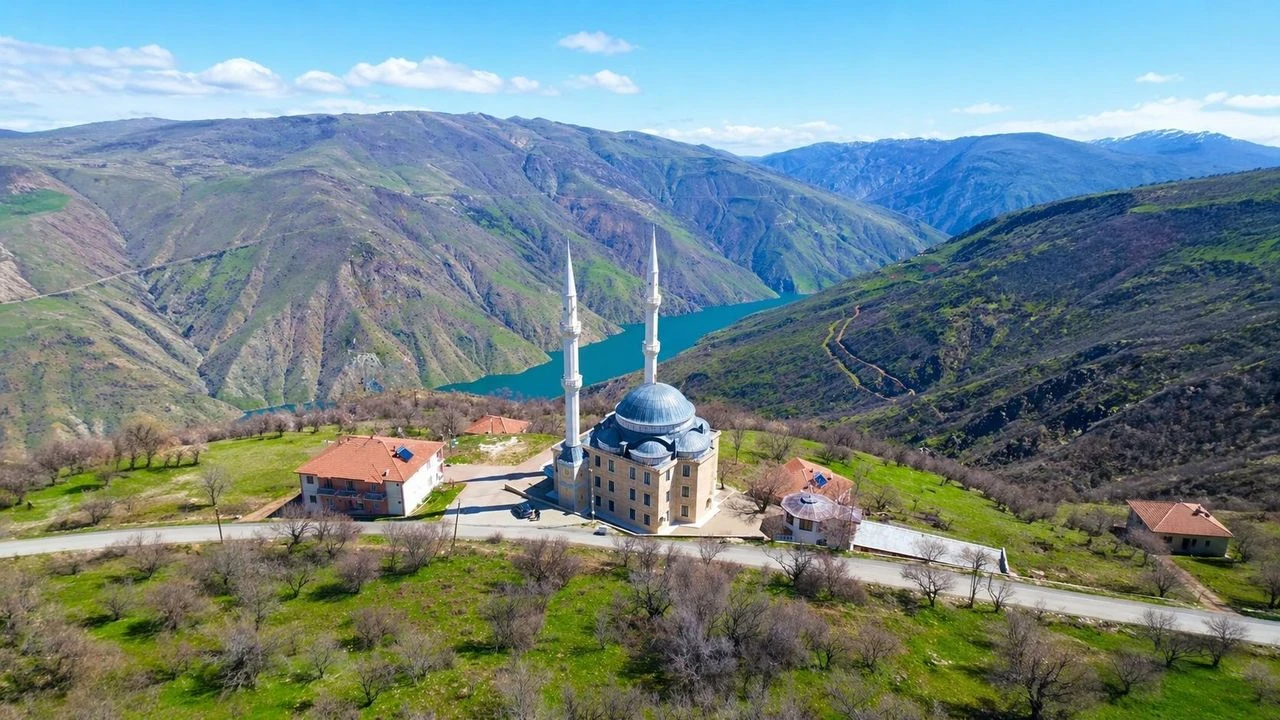 Akça Mahallesi Camii