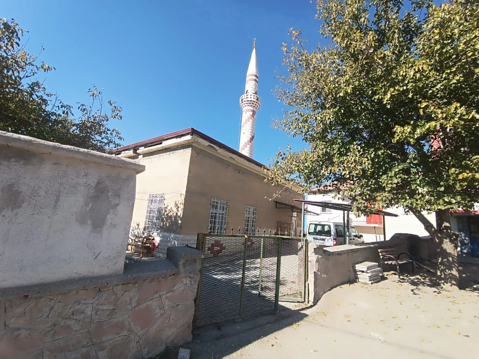 Parçikan Mahallesi Camii
